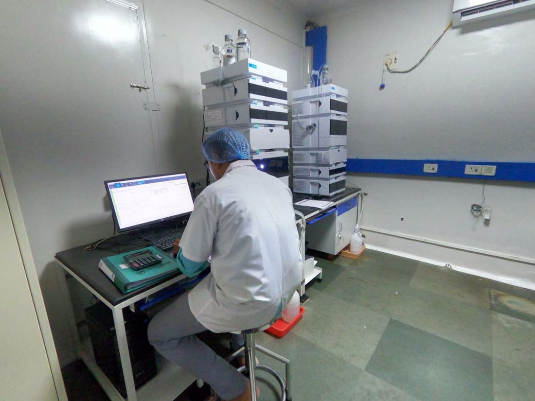 HPLC analysis station